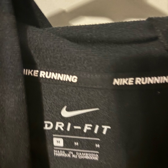 Nike Hoodied Long Sleeve - Picture 2 of 3